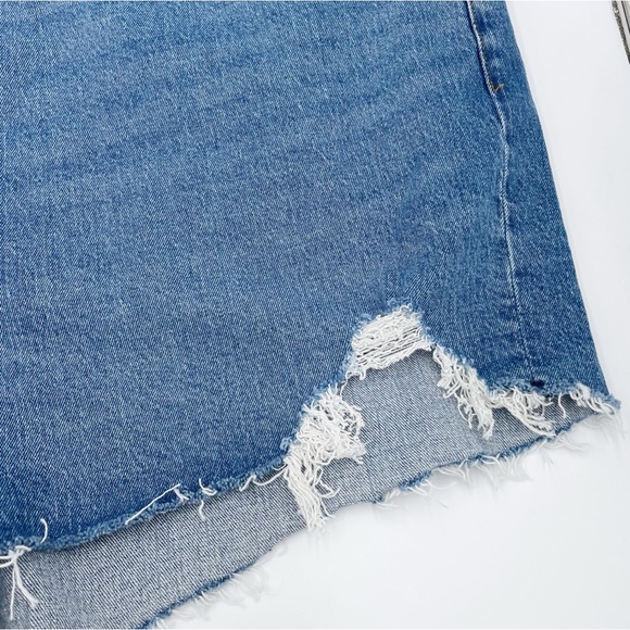 Abercrombie and Fitch The 4" Mom Short High Rise Distressed Denim Plus Size 24 - Picture 4 of 11